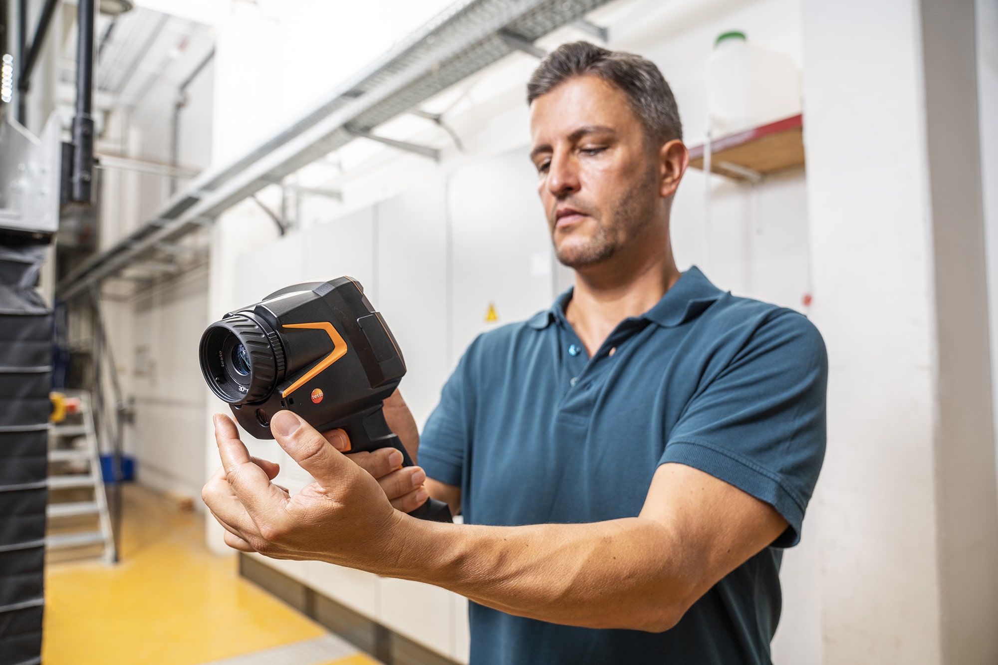 testo 883 - Câmera termográfica (9Hz), inclui maleta